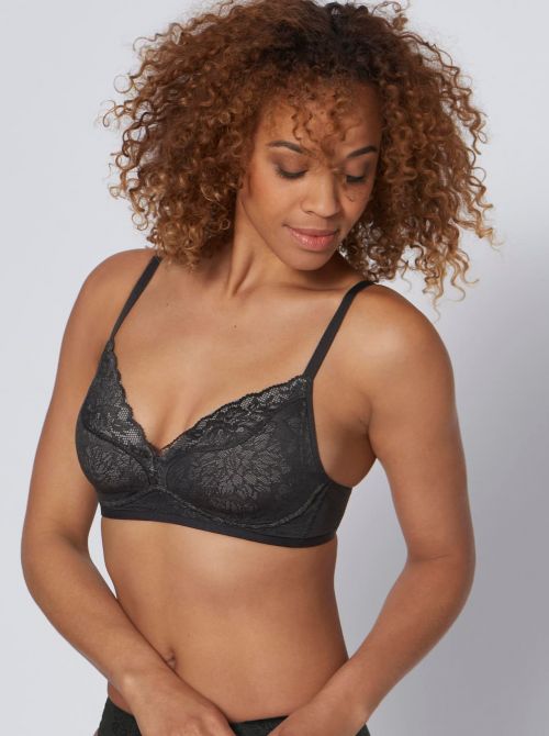 Fit Smart P01 non-wired bra with 4D padding, black