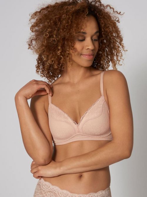 Fit Smart P01 non-wired bra with 4D padding, nude TRIUMPH